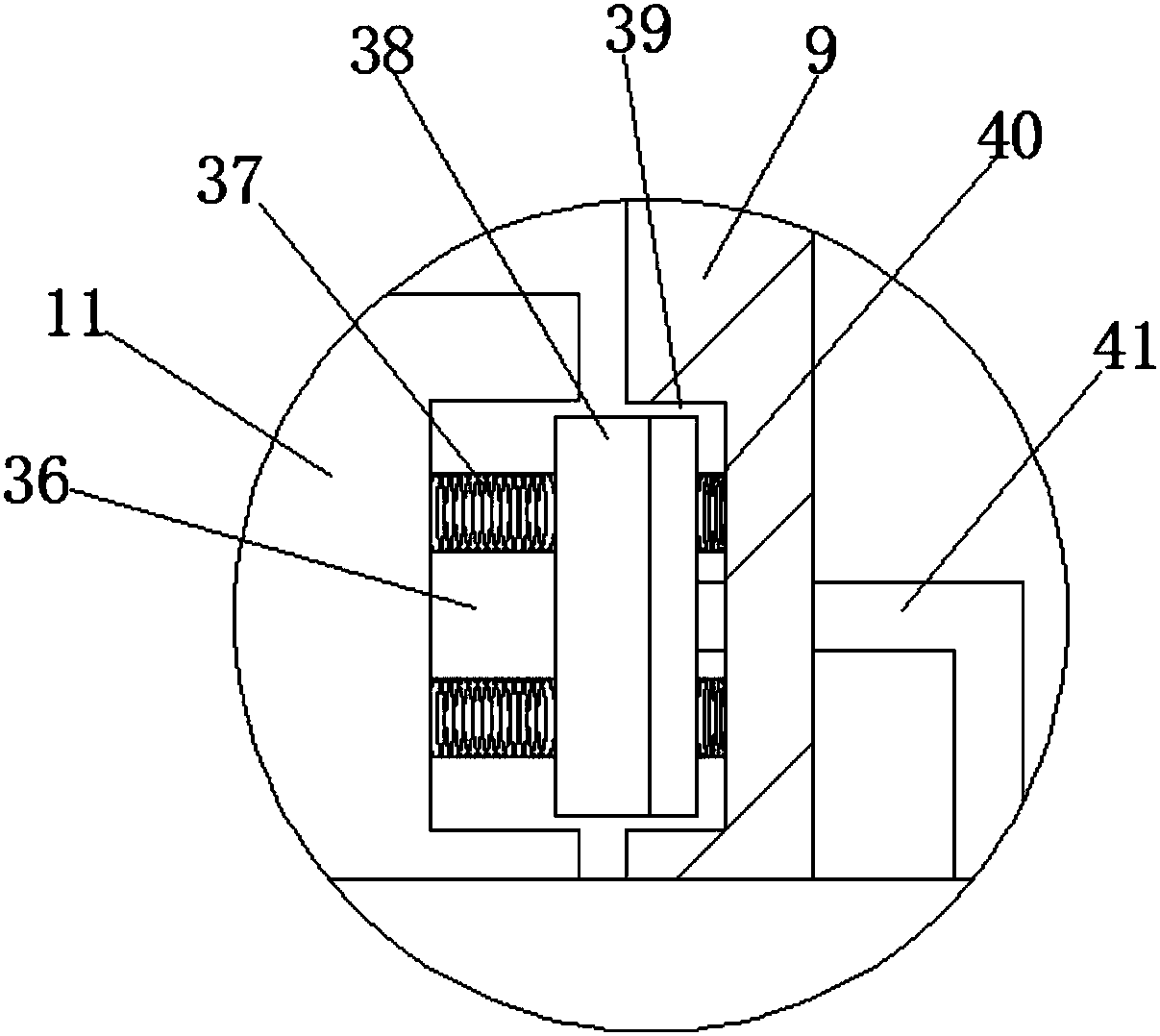 Fabric cutting machine for spinning