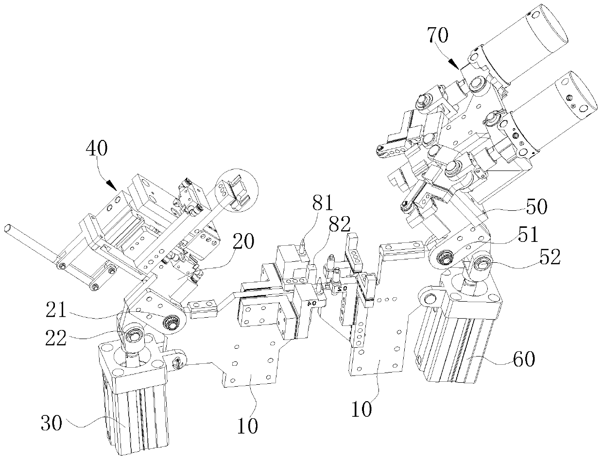 Bending device for nut plate covered edge