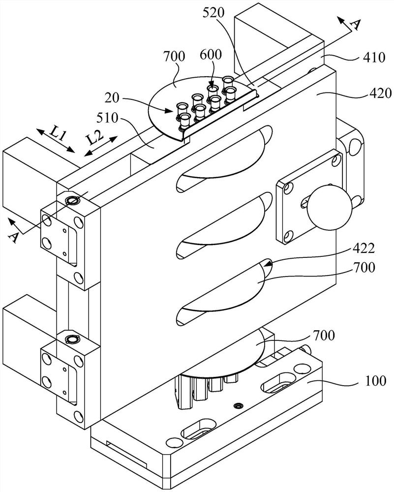 Pipe expanding device and pipe expanding equipment