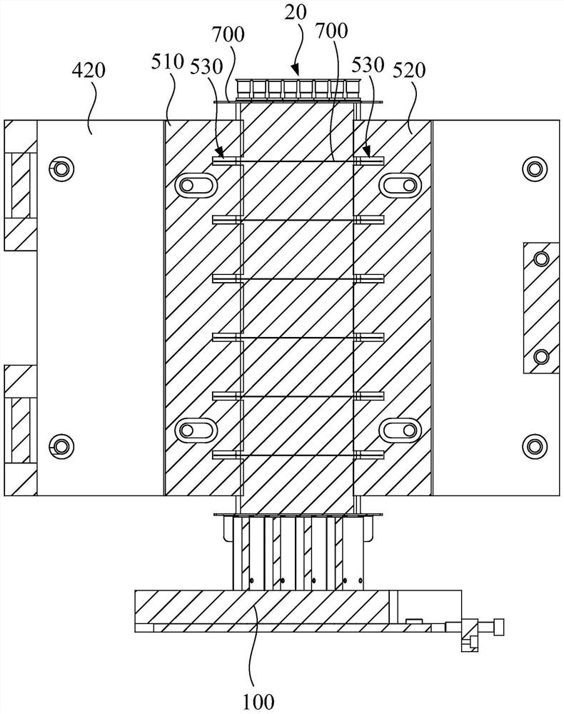 Pipe expanding device and pipe expanding equipment