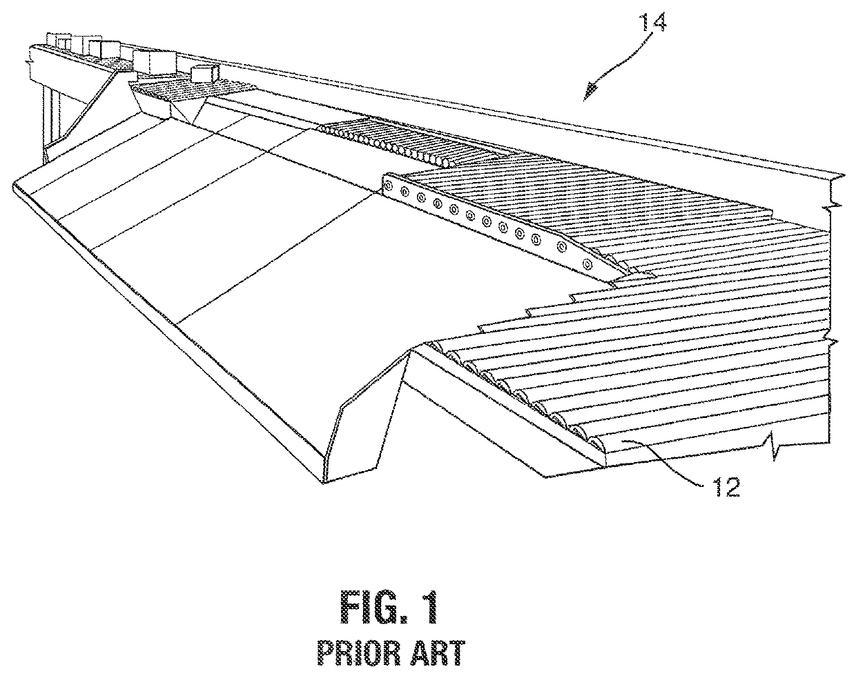 Conveyor with jam prevention diverter wheels