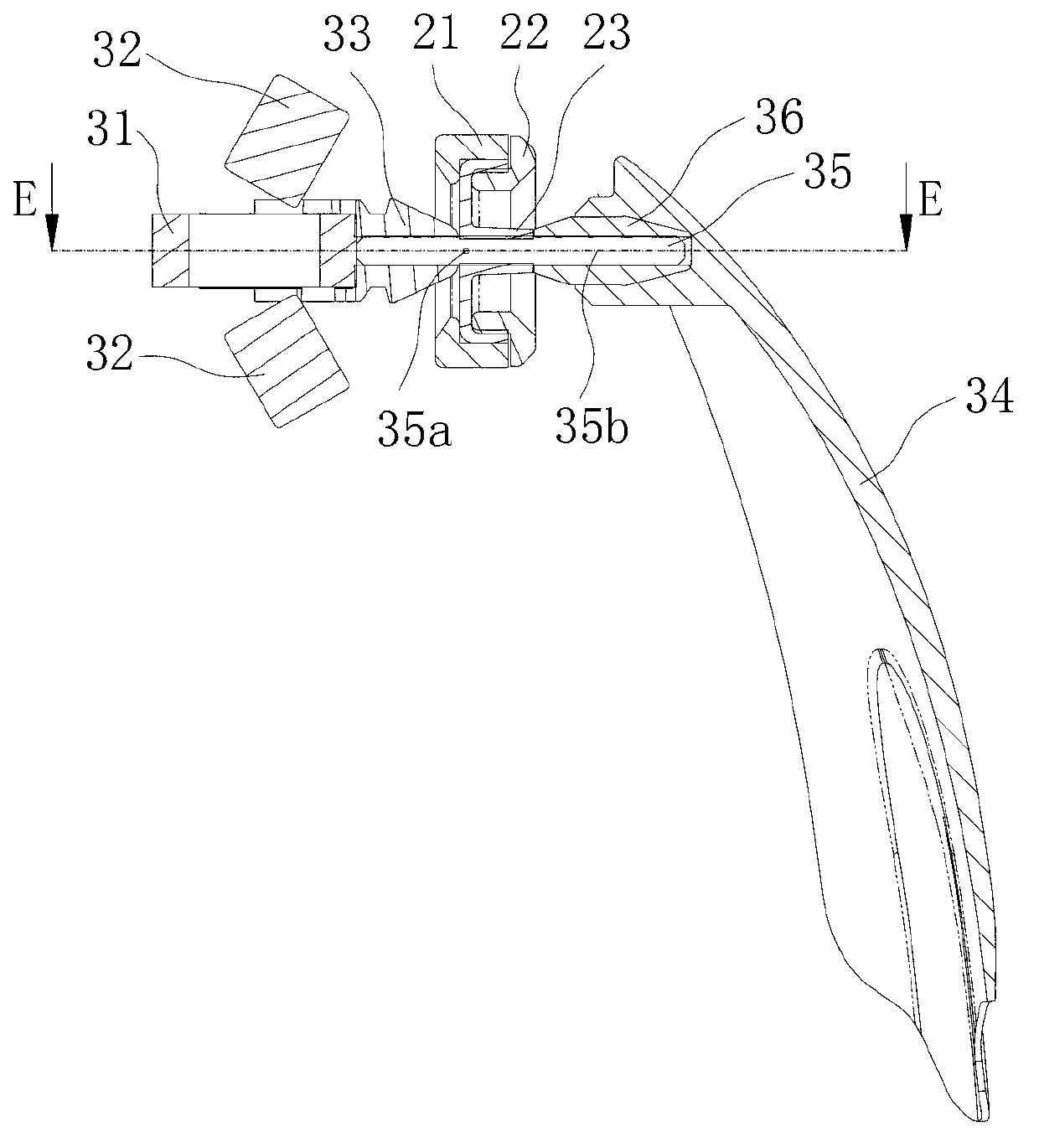 Bionic swimming device