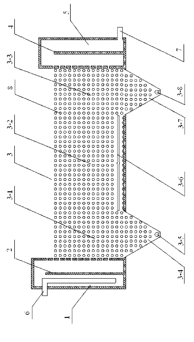 Artificial reinforced ecological filter bed, and method for treating polluted river water through the artificial reinforced ecological filter bed