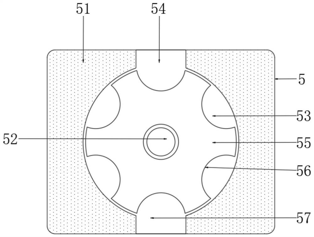 Movable soil pollution on-site remediation device and using method