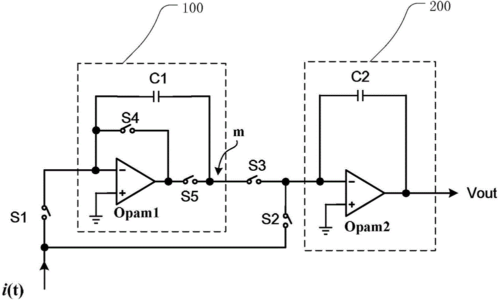 Integrating circuit and approaching detection chip