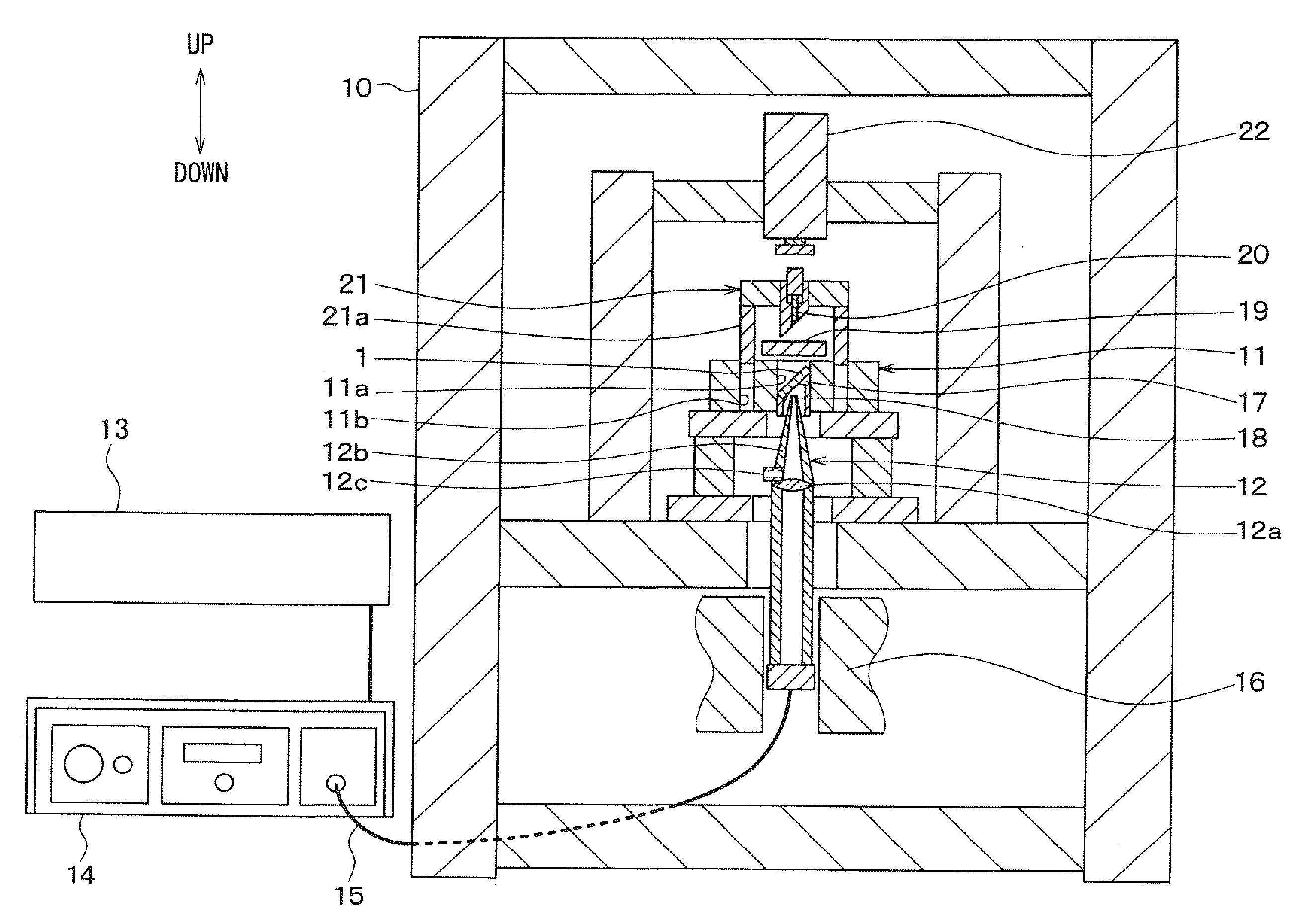 Method and apparatus for forming hole