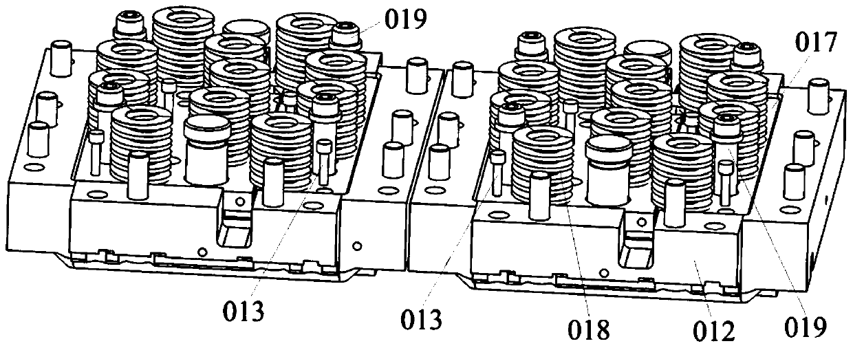 Punching die capable of realizing self-lubrication