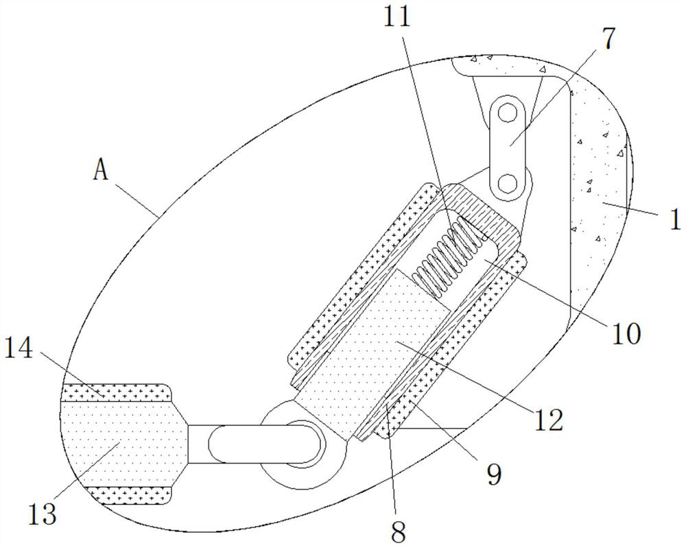 Labor-saving mining conveyor capable of avoiding pushing mineral materials manually