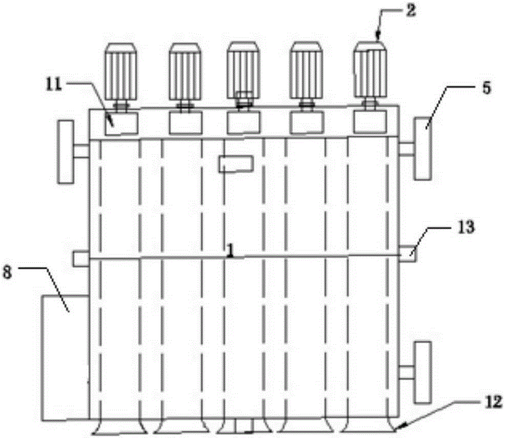 Automatic organic material feeding equipment suitable for worm bioreactor