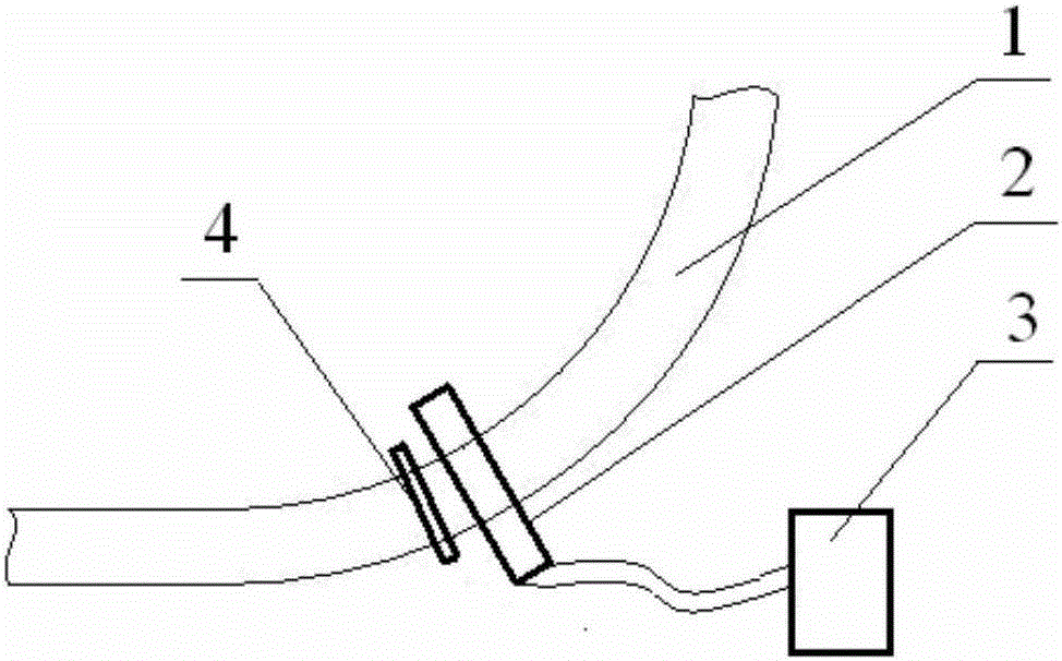 Device for reducing cast slab corner cracks through flame heating and crack reduction method