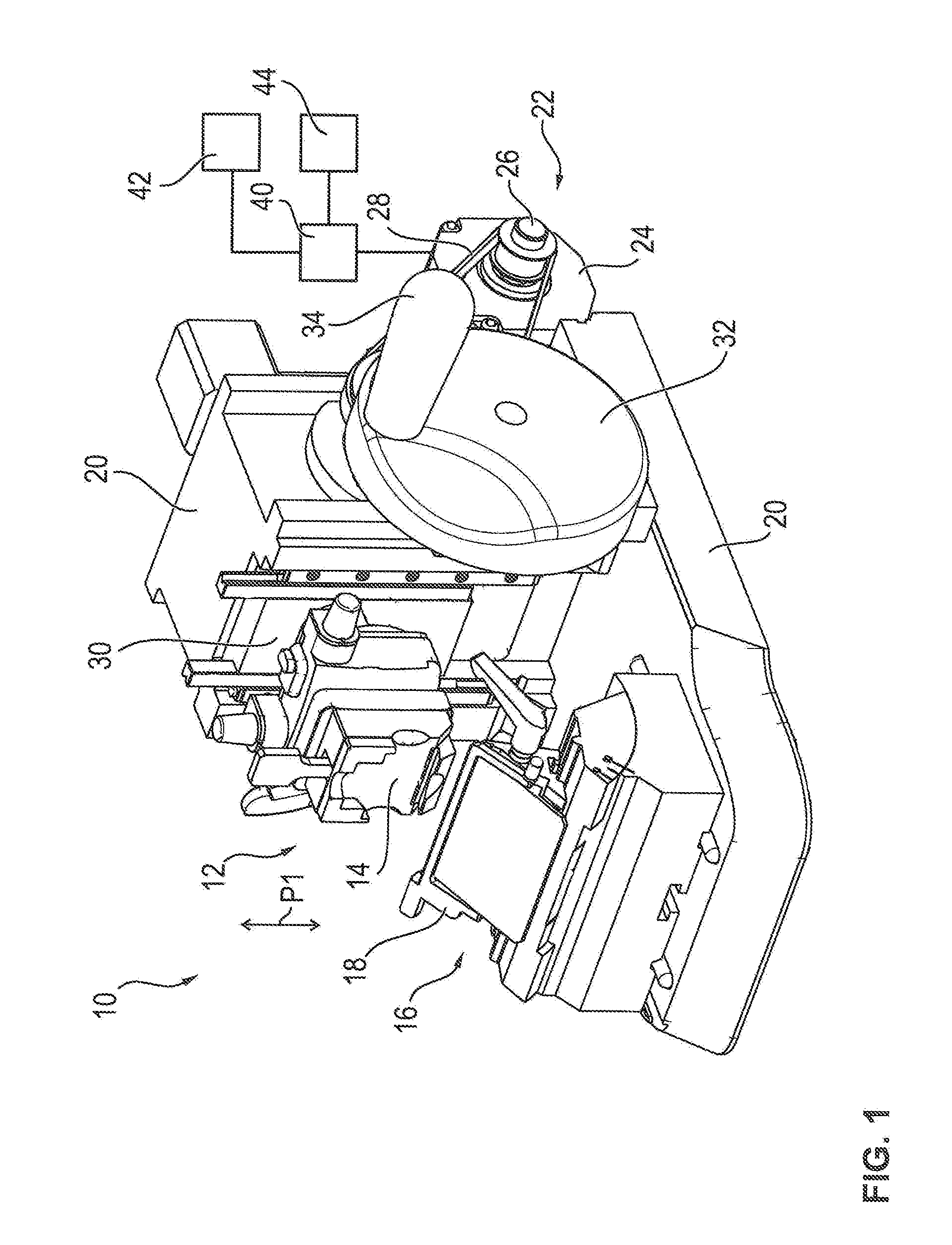 Microtome having an auto-rocking mode