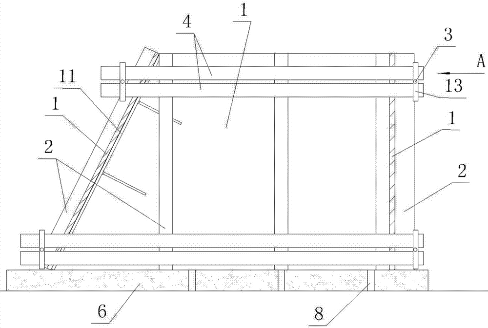 Bracket at lower end of inclined inner support of supporting structure of foundation pit, manufacturing tool and construction method