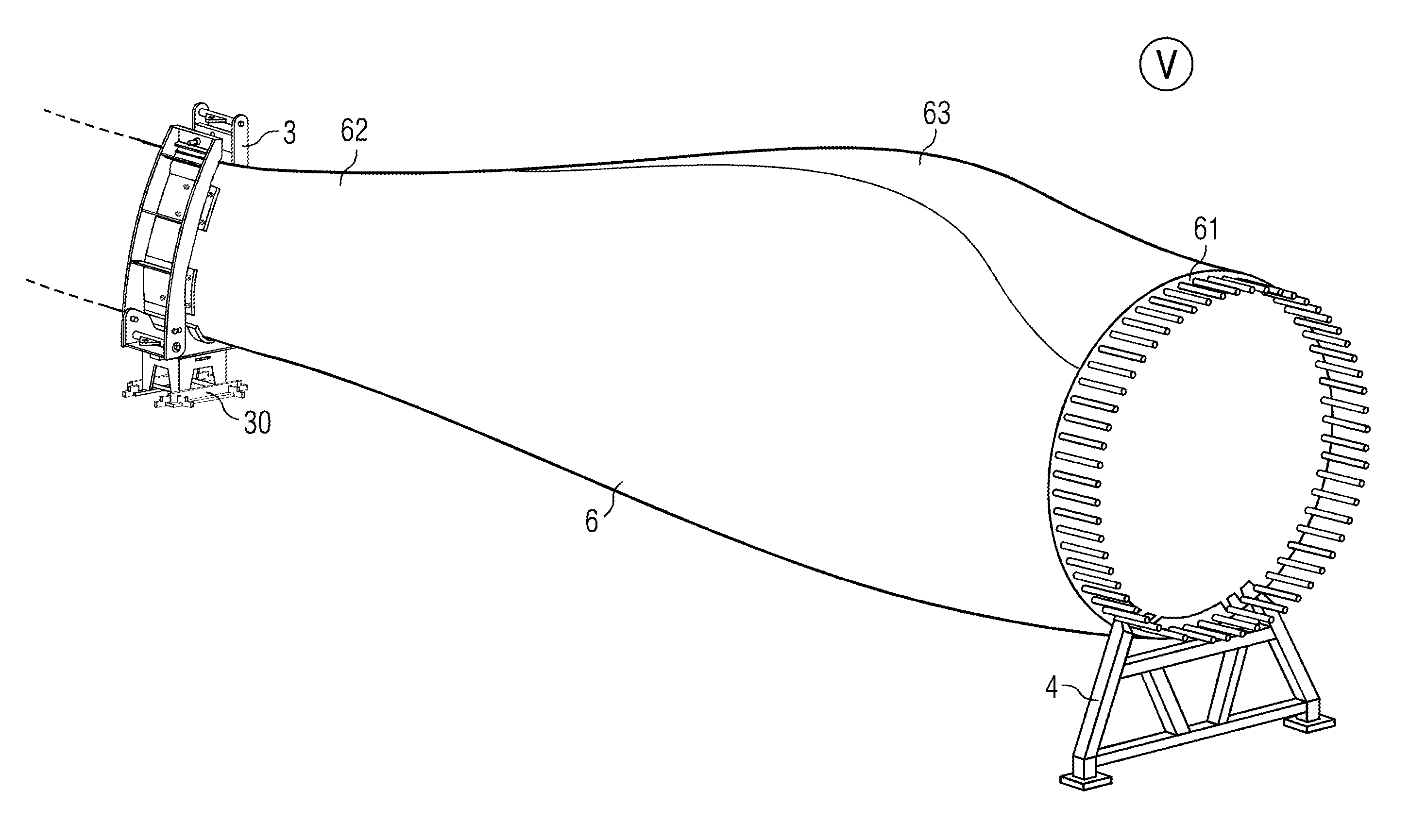 Wind turbine blade holding arrangement