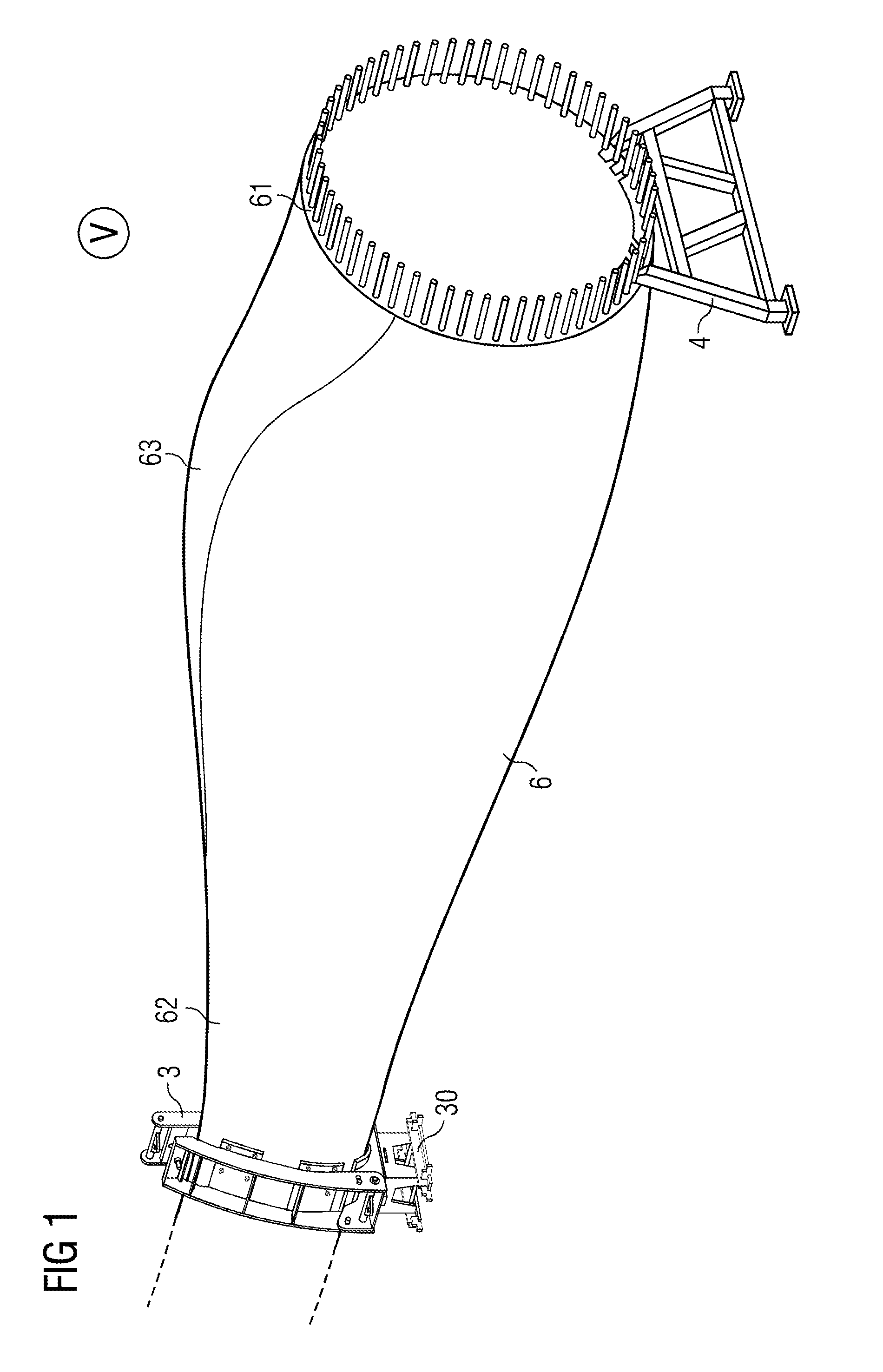 Wind turbine blade holding arrangement