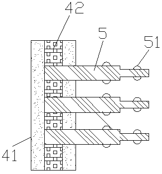 Circuit breaker with arc extinguishing effect