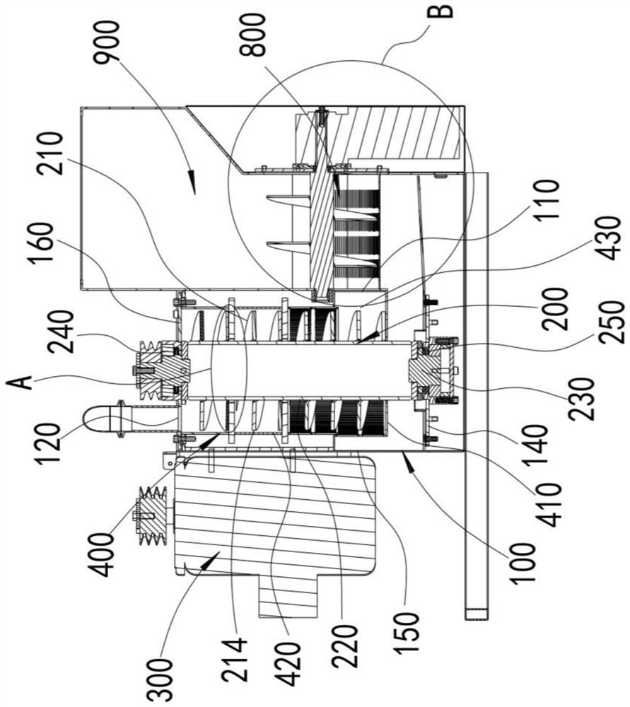 Crushing and solid-liquid separation device and garbage treatment device