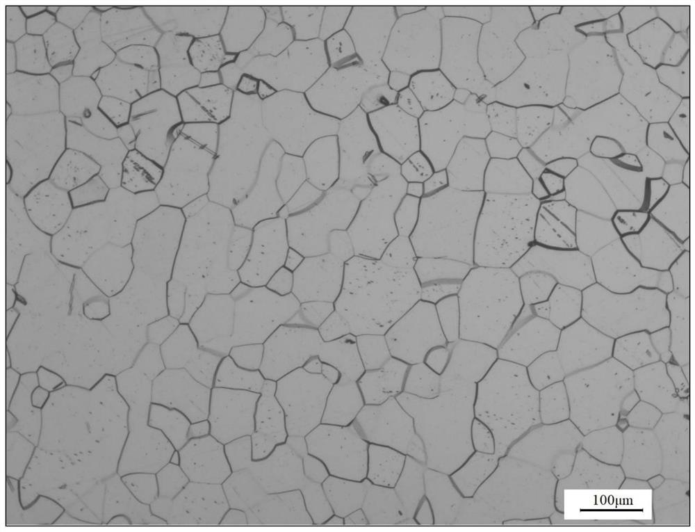 High-efficiency and low-cost preparation method of ultra-long fine-grain industrial pure titanium rod billet for cross piercing