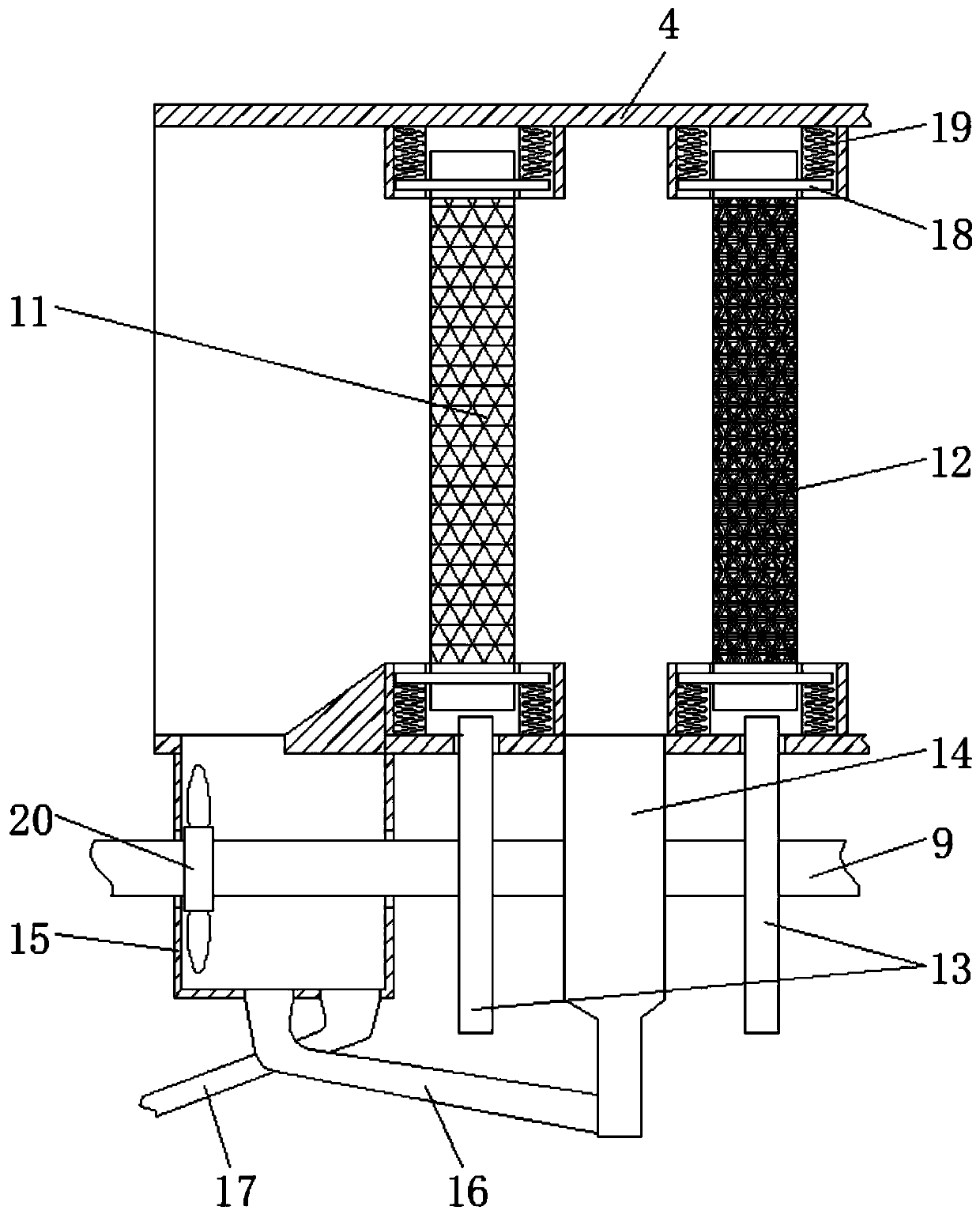 Device for removing wood bits and plastic in building rubbish