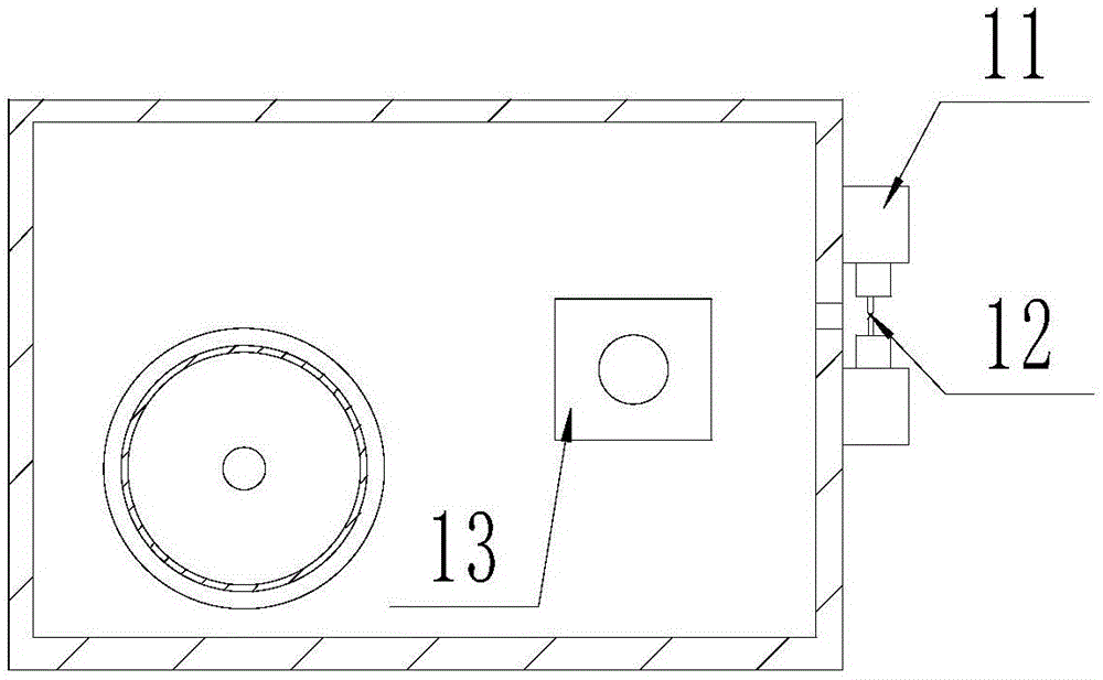 Swinging sliding rail type linear welding device for fuses conveyed through vibrating disk