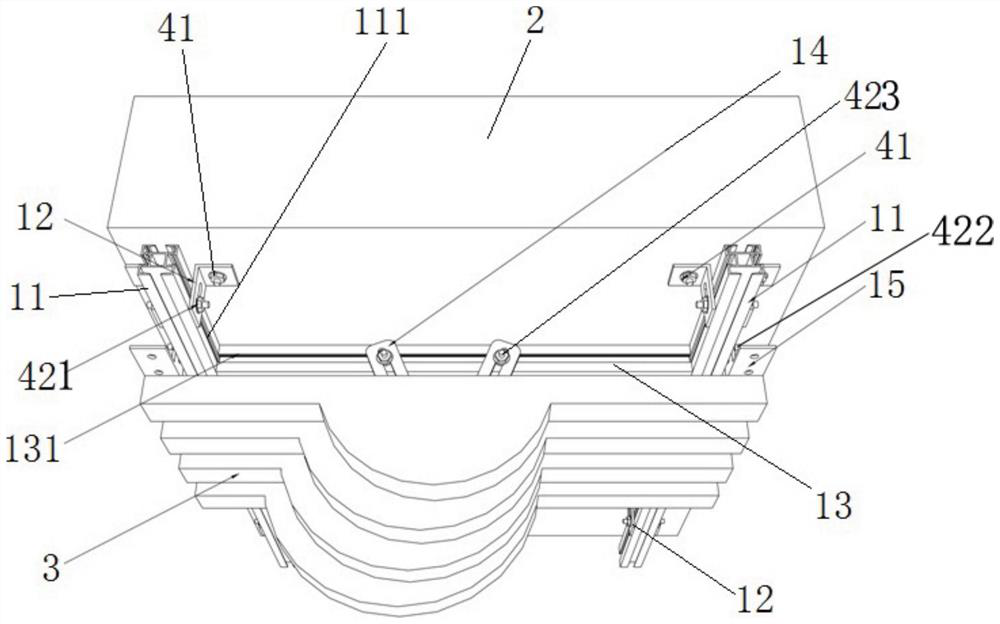 Adjustable mounting structure for gradient streamline design grating and mounting method