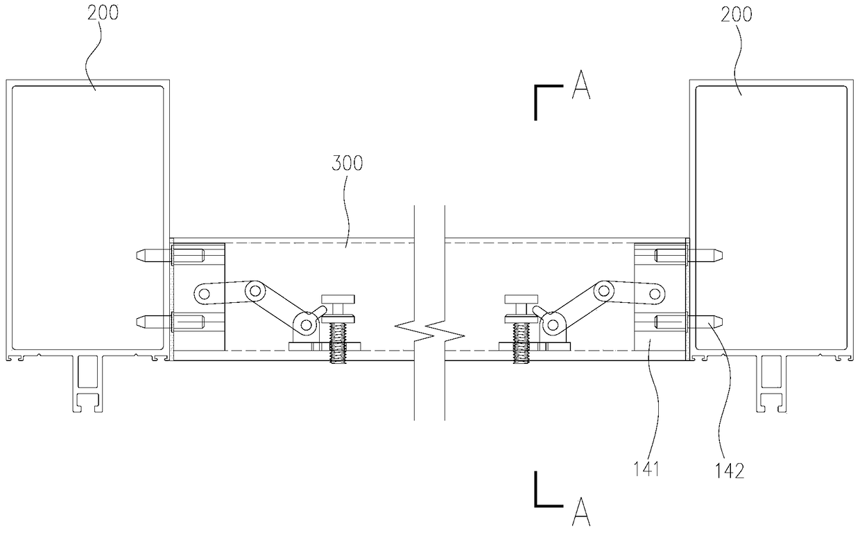 A connection structure and a connection system between a column and a closed beam