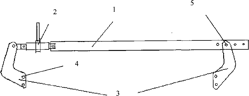 Connecting plate for replacing 220kV double bundle conductor strain insulator with centricity and method thereof