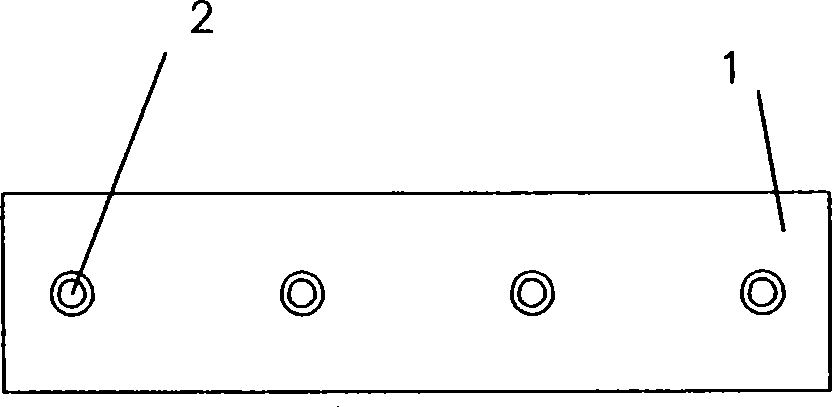 Horizontally adjusting keel and adjusting screw thereof