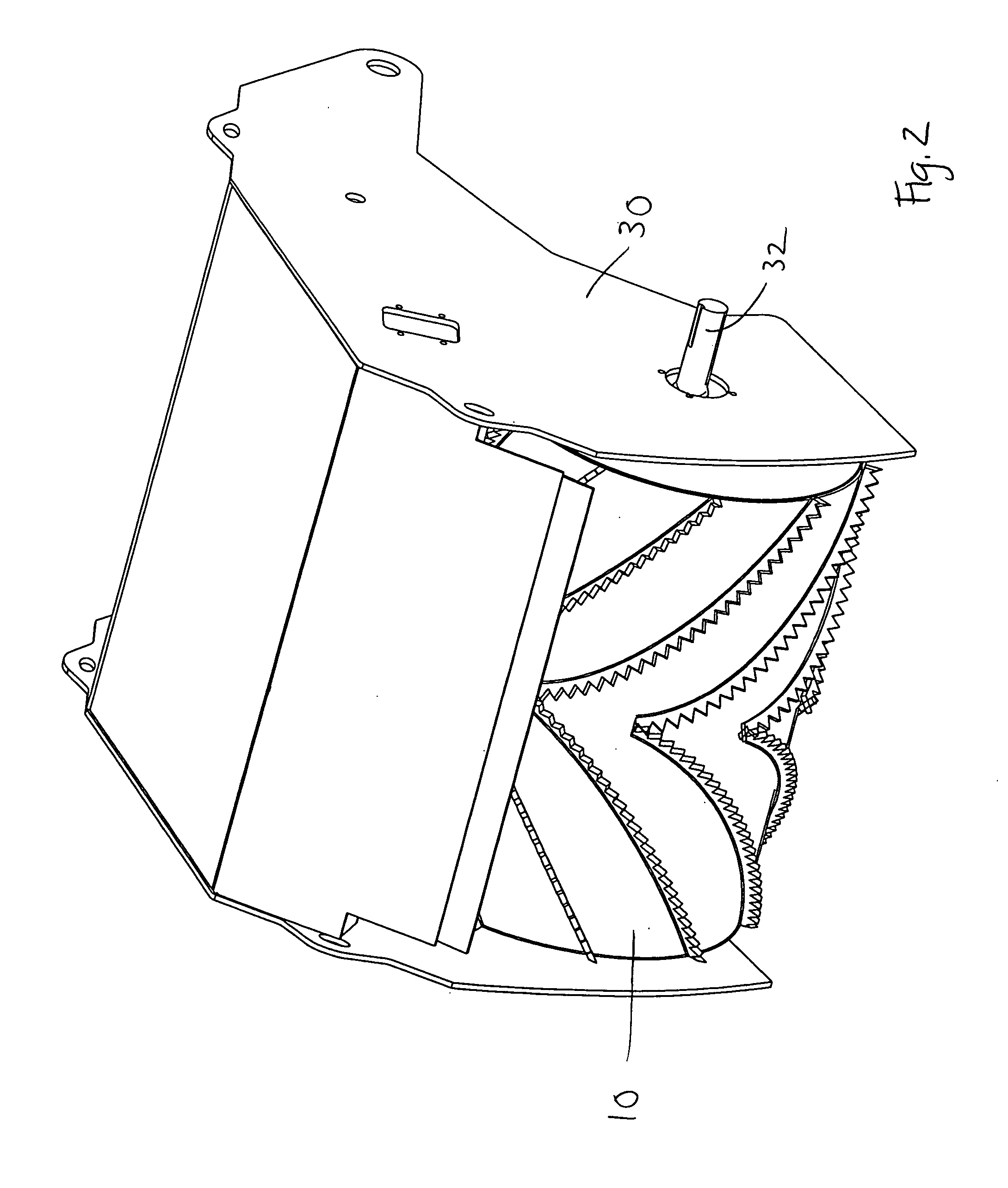 Angled toothed feed drum for hammermill