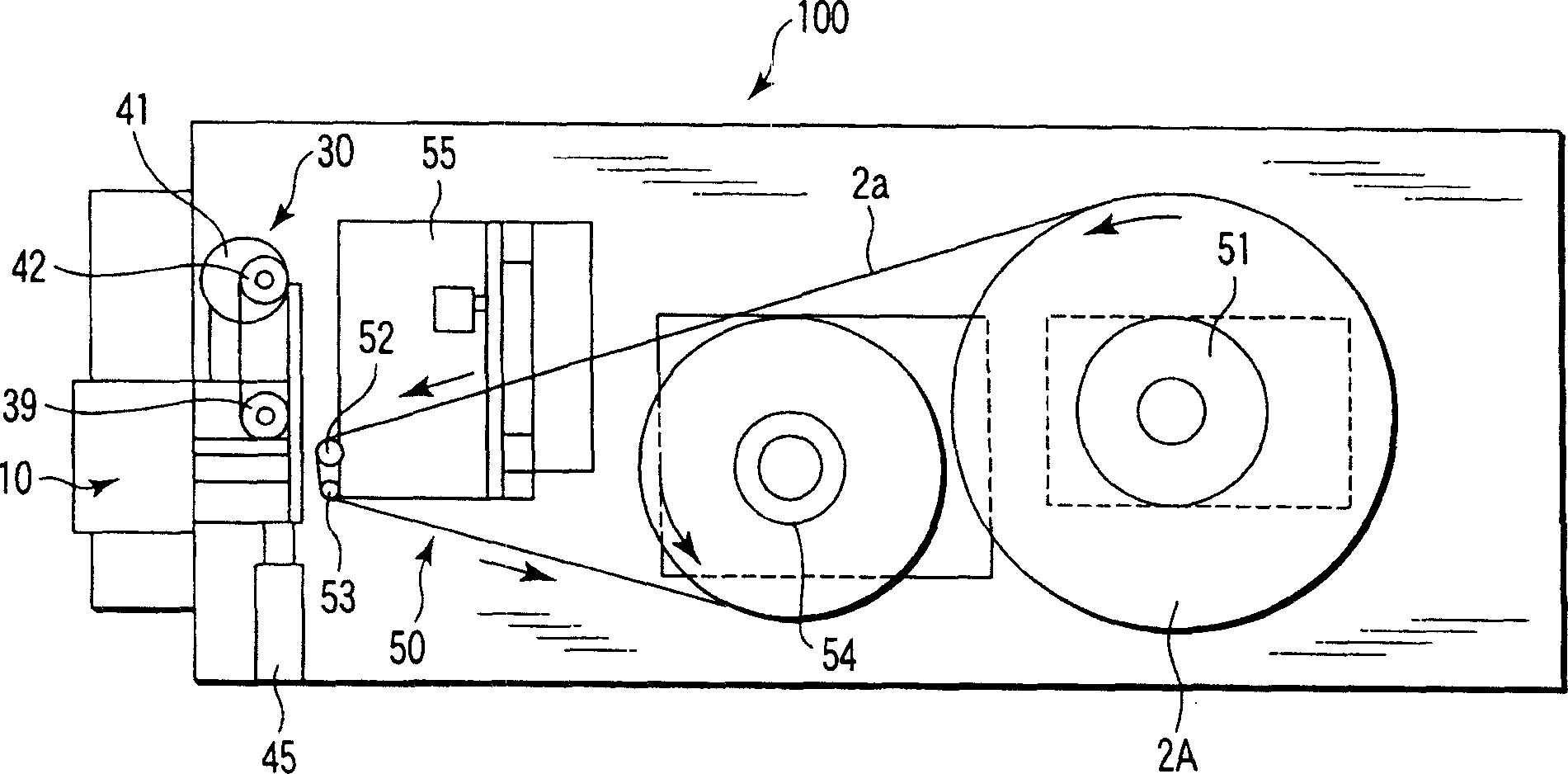 Label attaching apparatus which attaches a label to external peripheral surface of a test tube