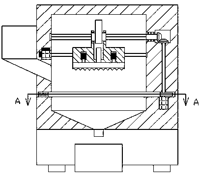 Fertilizer crushing machining device