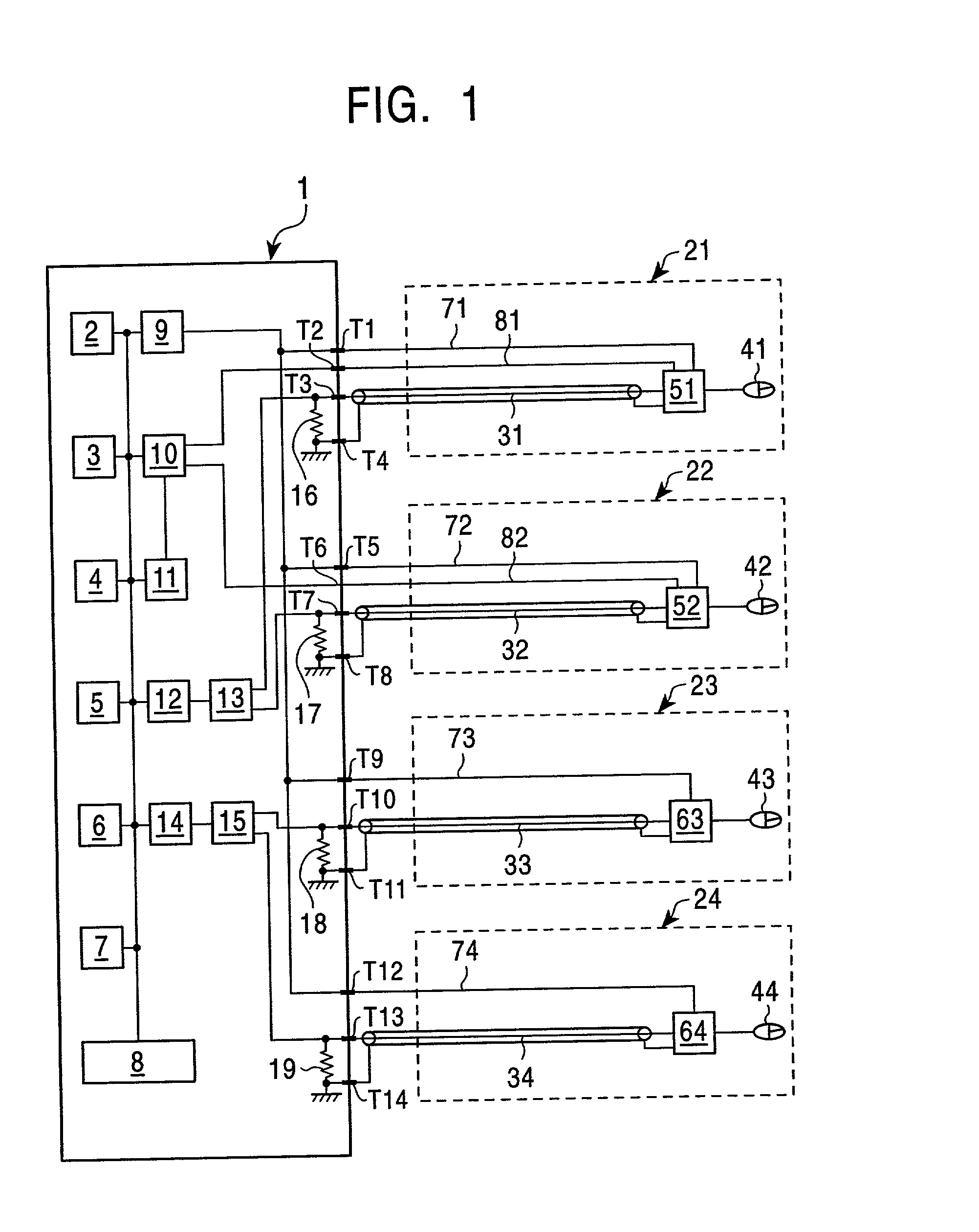 Apparatus for measuring the bioelectrical impedance of a living body