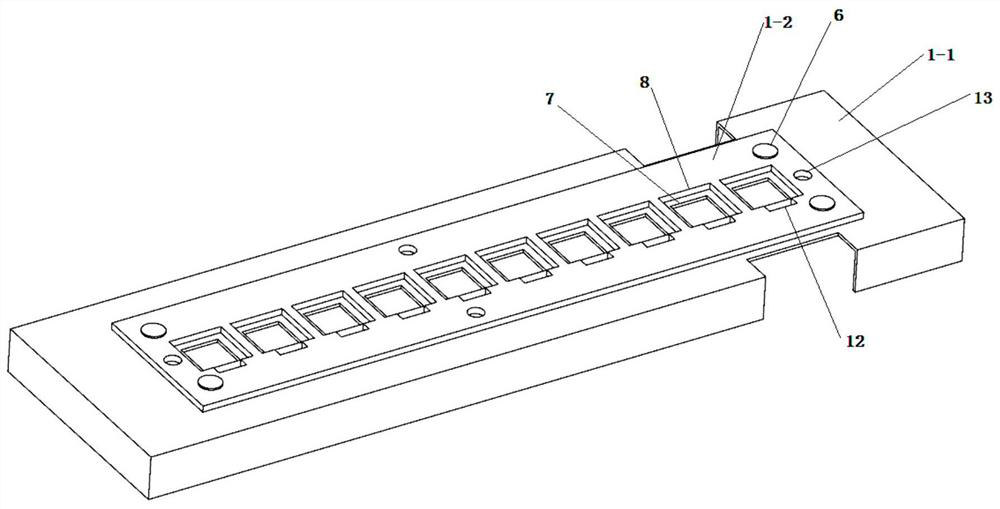 Sampling device for vacuum coating sample and sampling method thereof