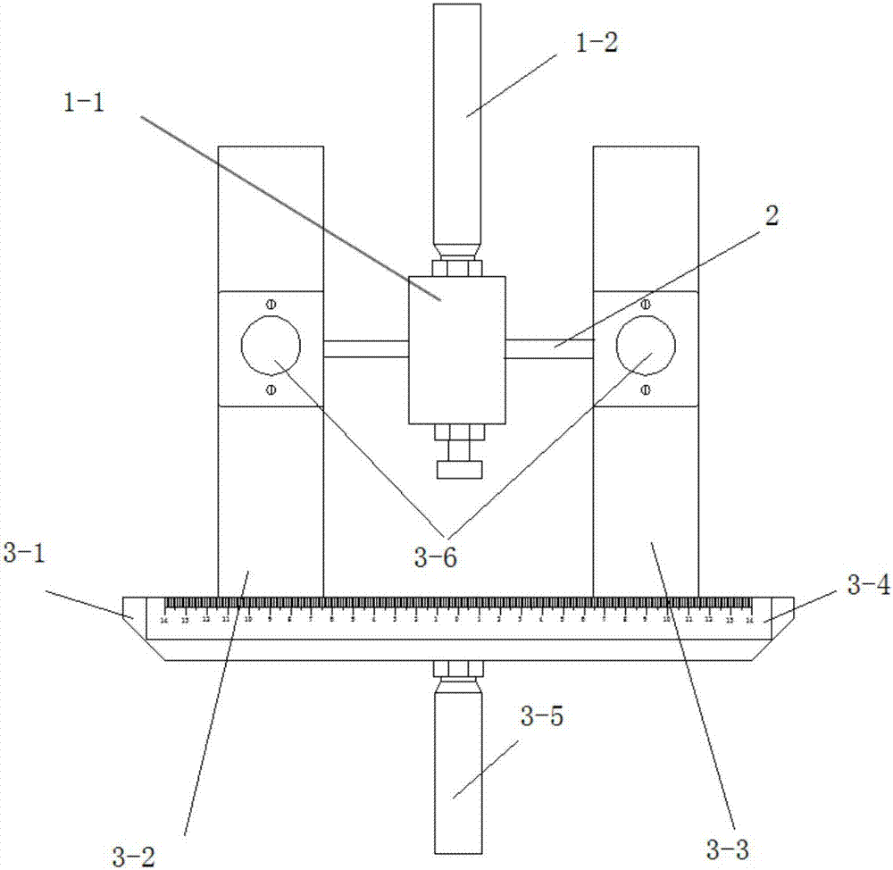 Three point bending fatigue testing apparatus