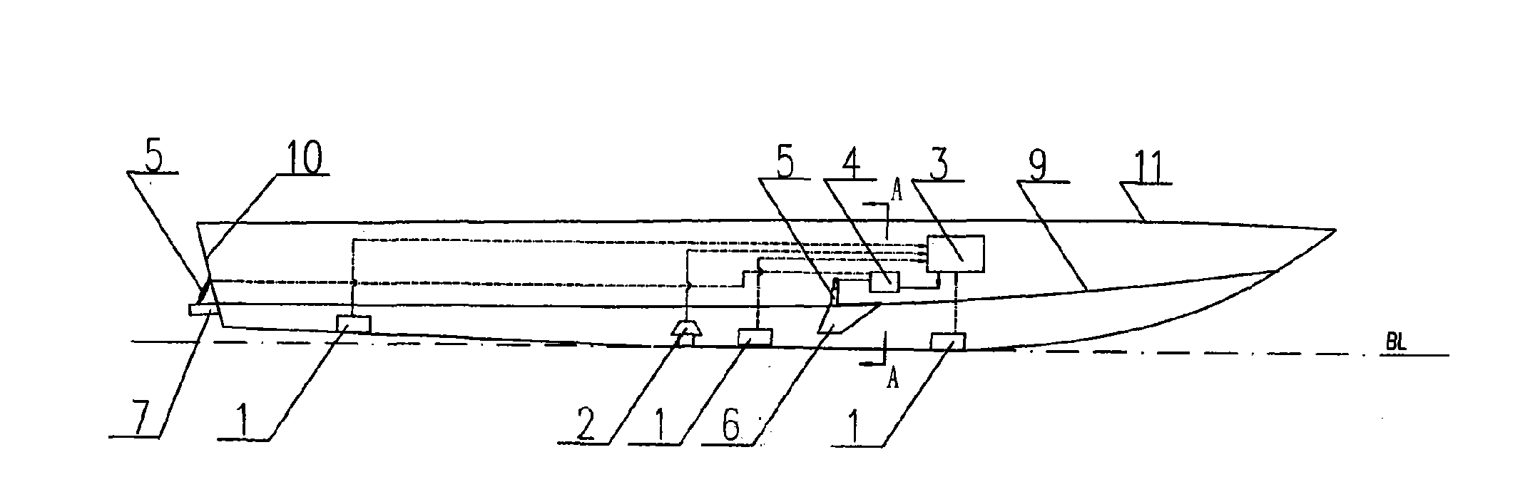 Skimming boat with boat body provided with march-past lifting board device