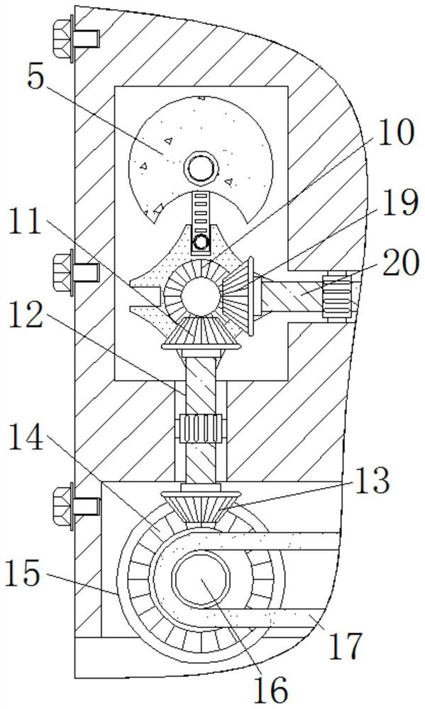 Automatic stamping device capable of stamping metal plates with different lengths