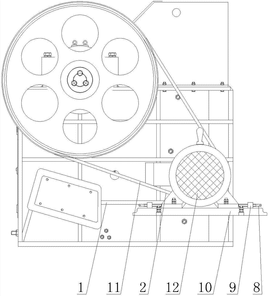 Jaw crusher for rare earth minerals and crushing method of jaw crusher