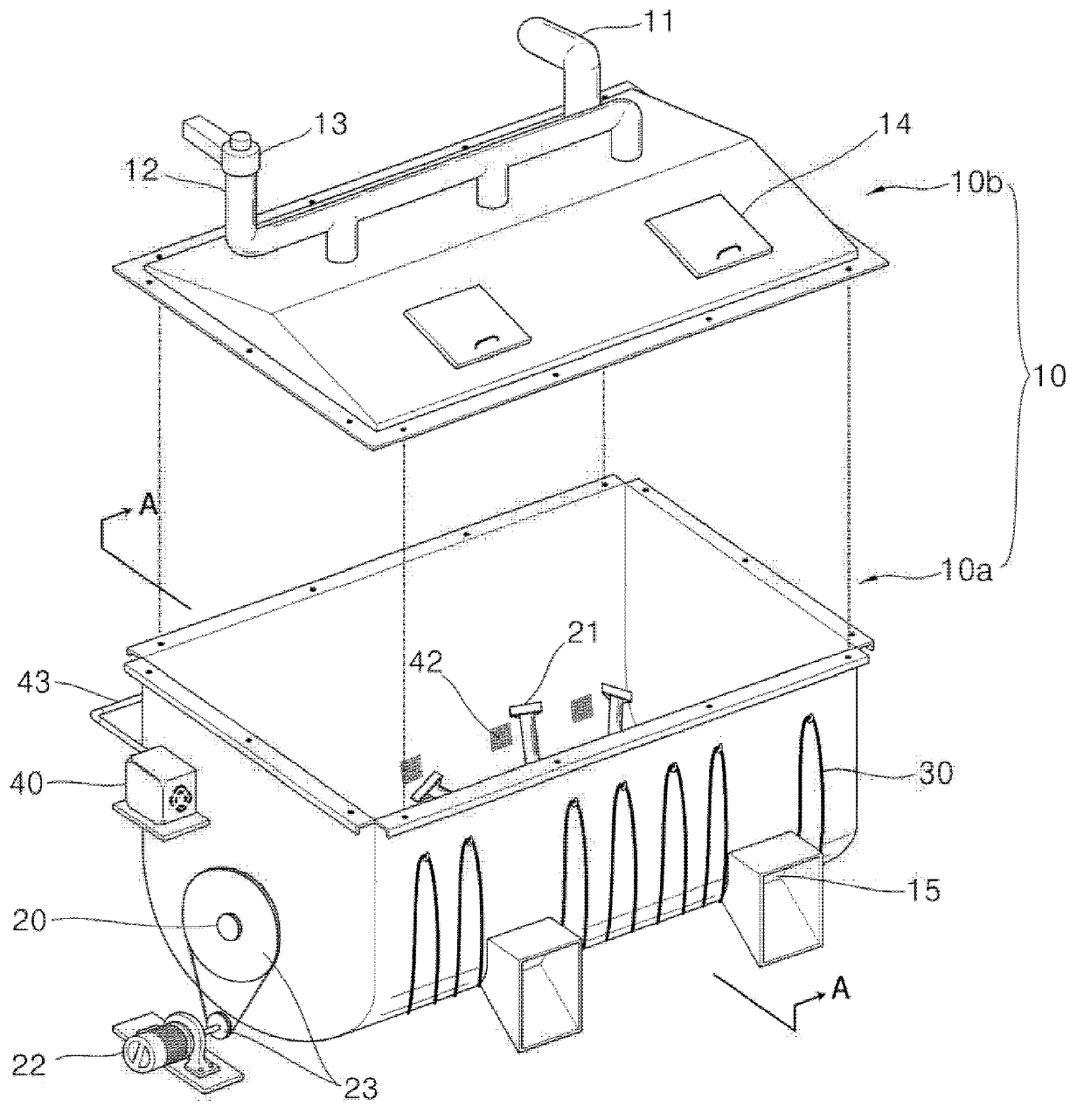 Apparatus equipped with air supply system for treating organic wastes