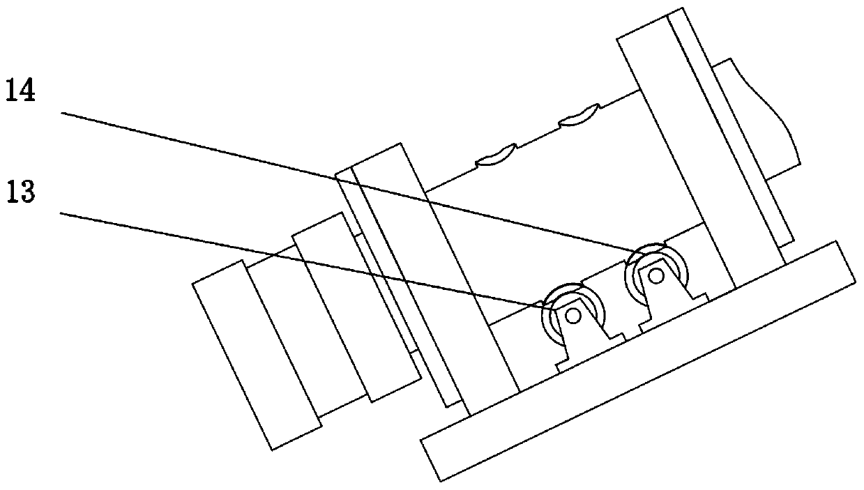 Non-spherical surface-shaped swing arm type detection device and method for achieving measuring head pose self-adjustment