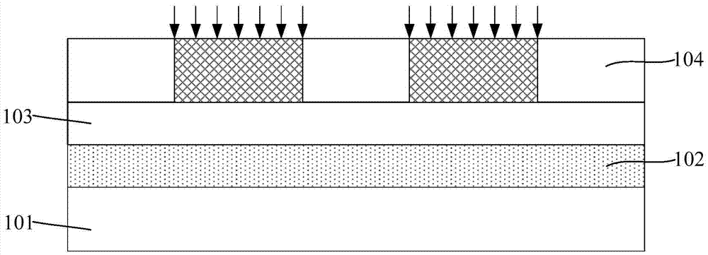 Mask comprising monitored patterns, and monitoring method