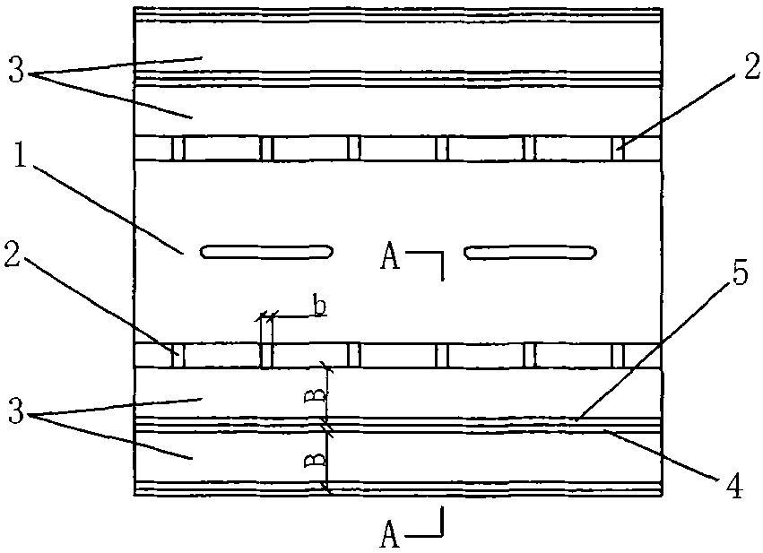 Lock chamber energy dissipating open ditch of ship lock