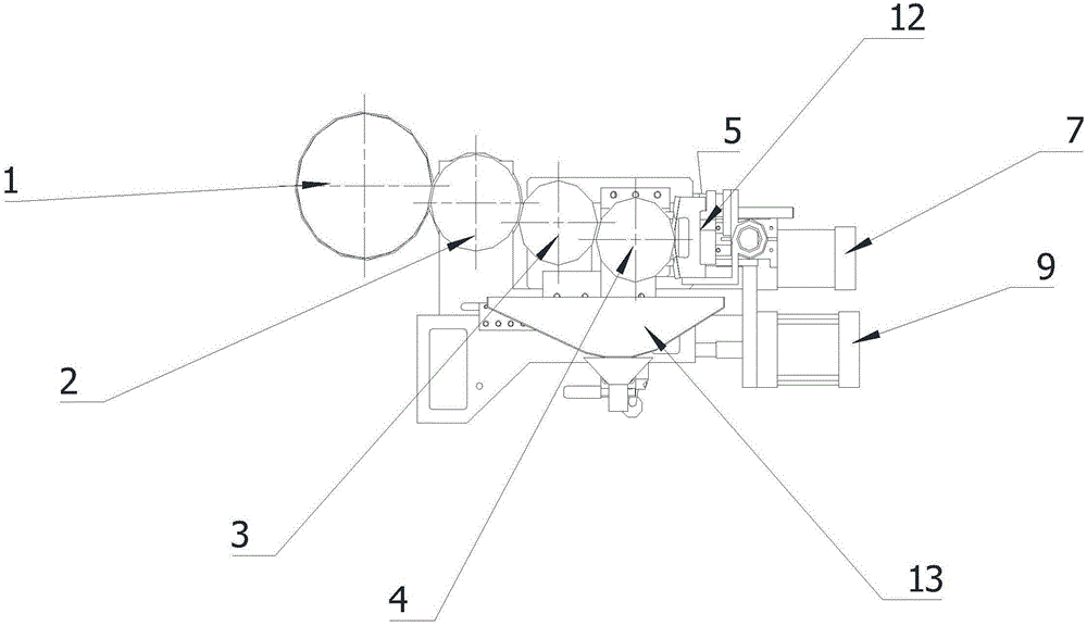 Gluing composition device applied to equipment for processing paper for daily use and implementation method of gluing composition device