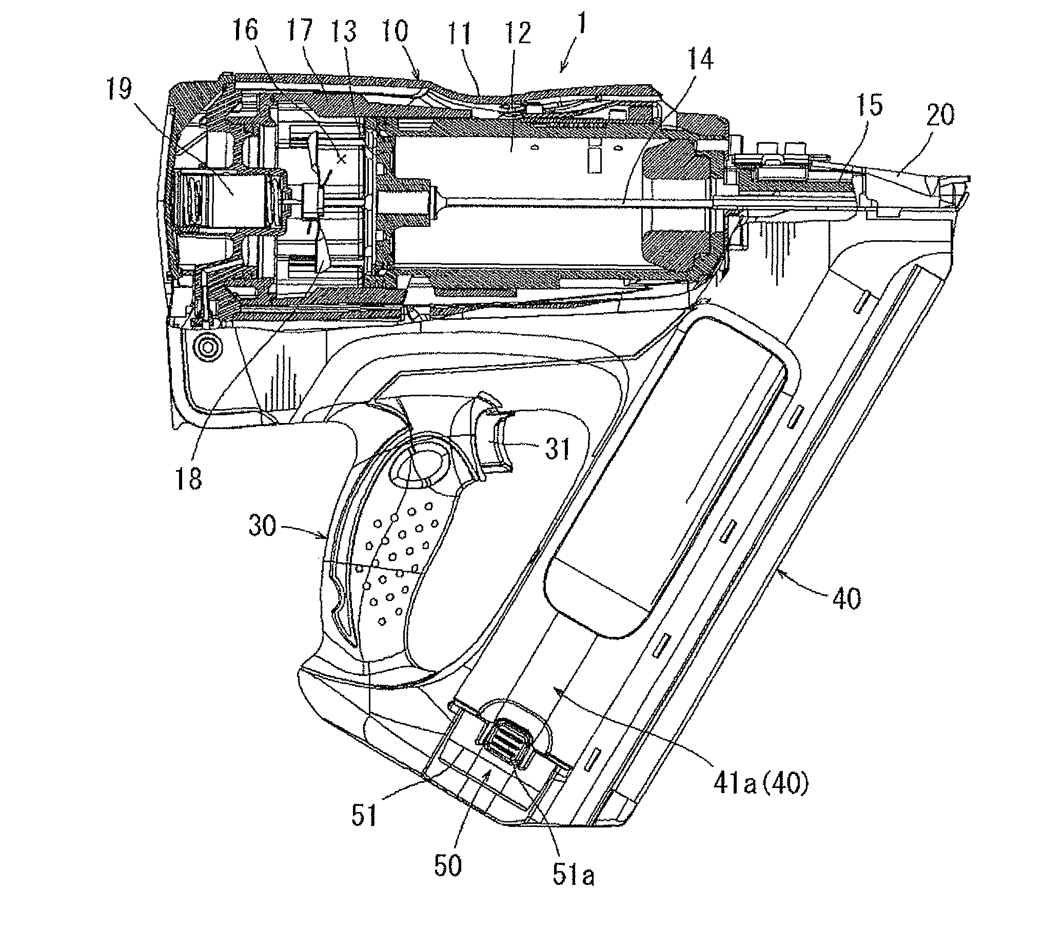 Battery holder for a driving tool