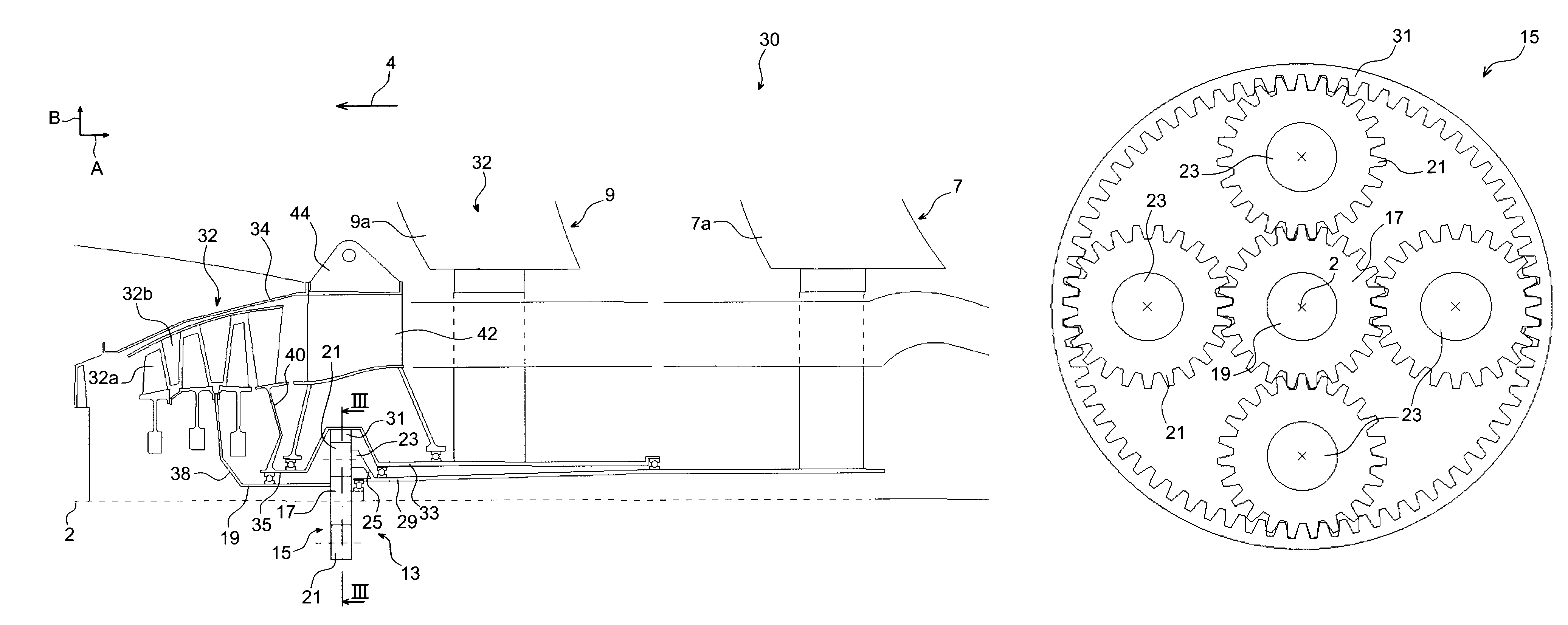 System of contra-rotating propellers driven by a planetary gear train providing a balanced distribution of torque between the two propellers