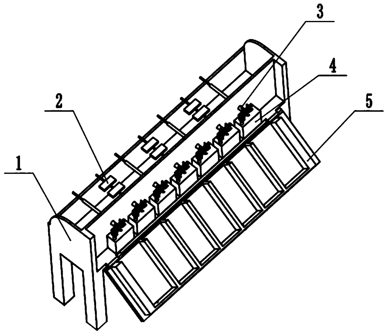 Method and device of utilizing residual heat of charcoal fire for automatically rotating skewers