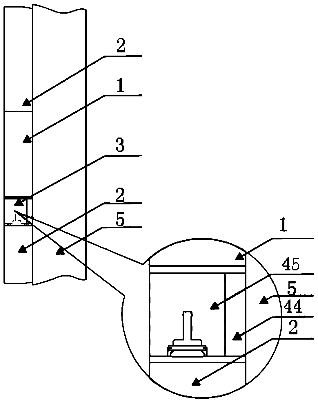 Fire extinguishing device and automatic fire extinguishing isolation belt with fire extinguishing device