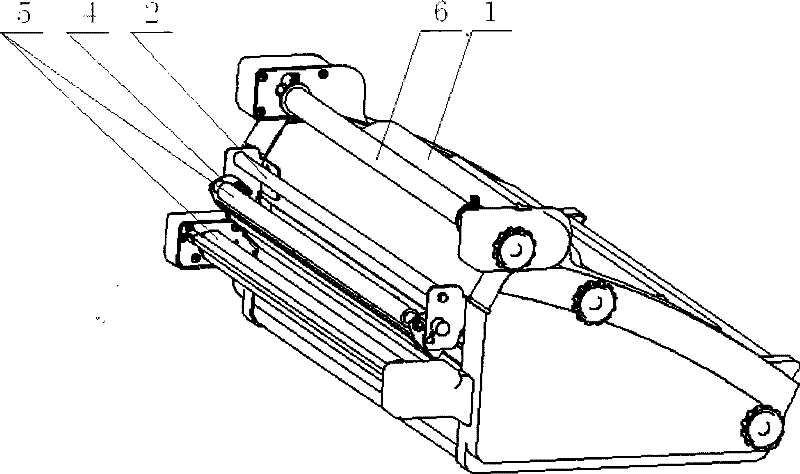 Squeeze-film material separating and expelling method of plastic packaging machine and its device