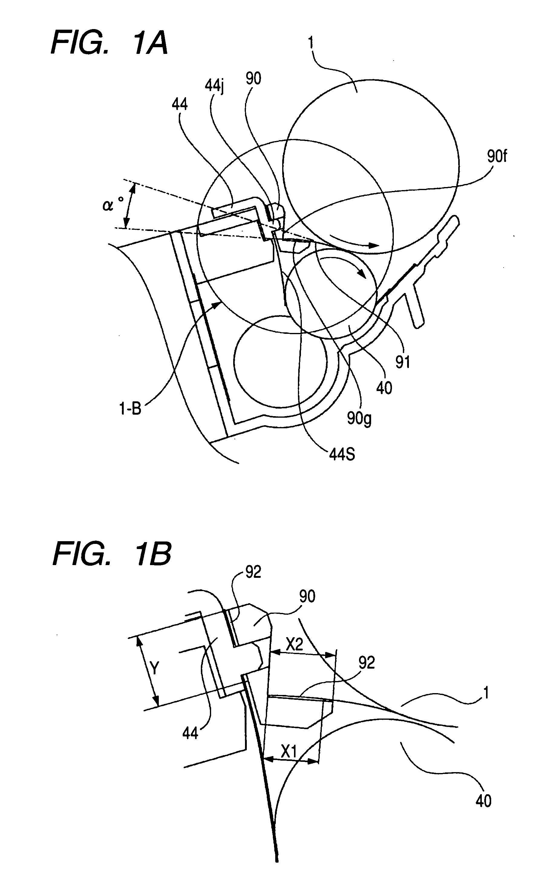 Flight developer regulating member, developing apparatus and method of assembling developing apparatus