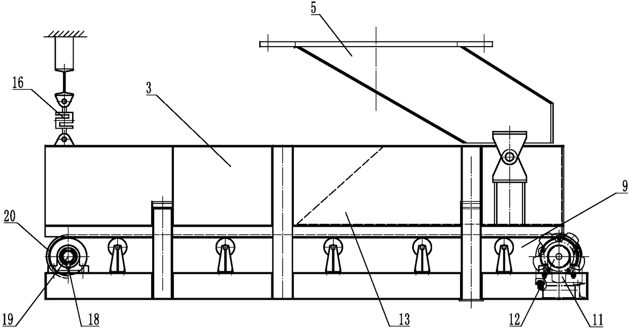 Feeder capable of reversely conveying materials, dropping materials from inclined side, reducing interferences and dynamically weighing and metering