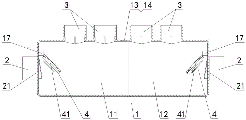 Water flow pressure regulating device for swimming bathtub