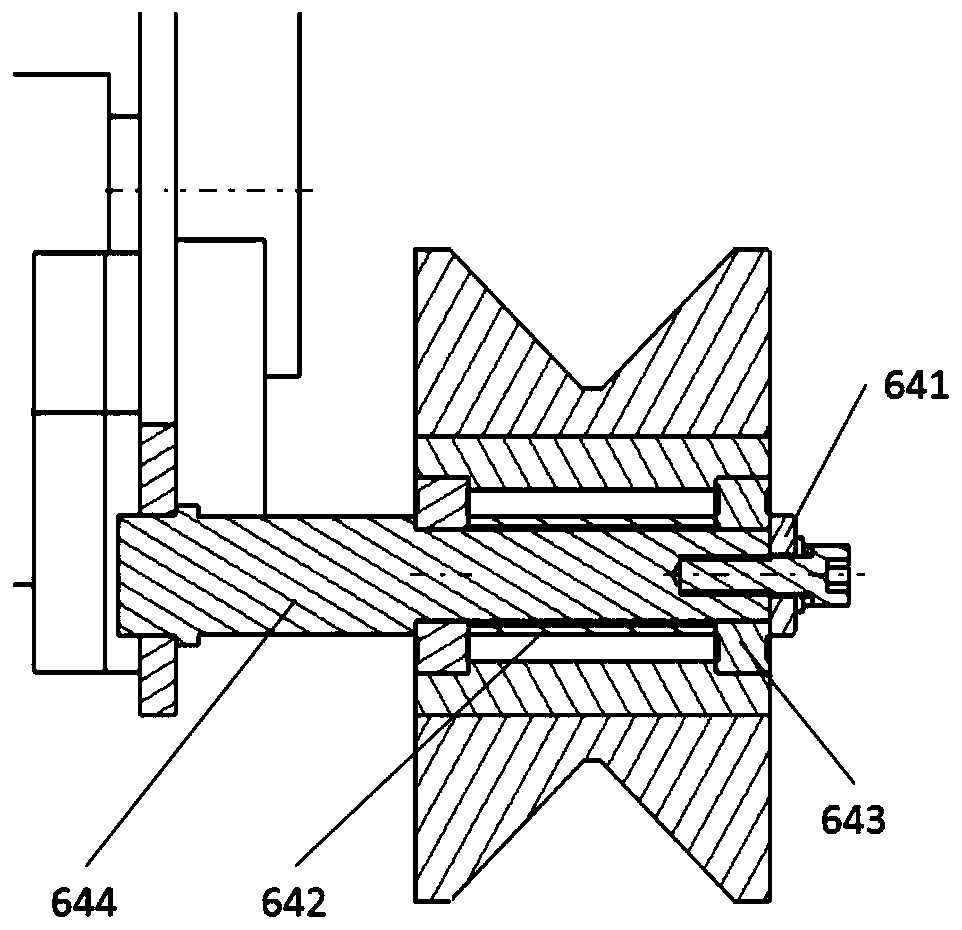 Automatic clamping sling for engine cover